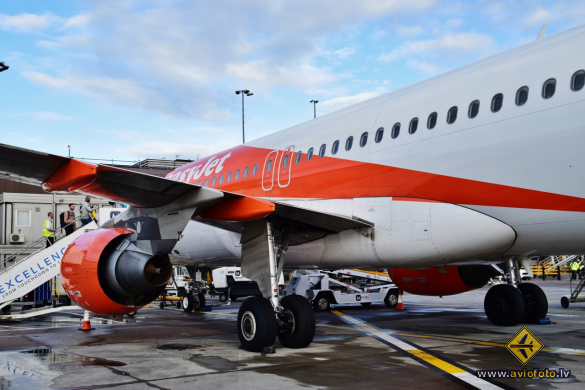 Airbus A320-214